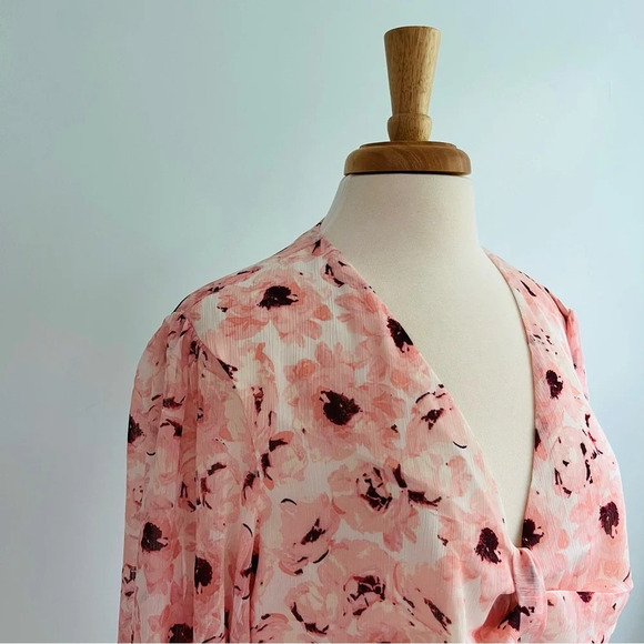 Express Sheer Floral Blouse XL NWT - Picture 3 of 9